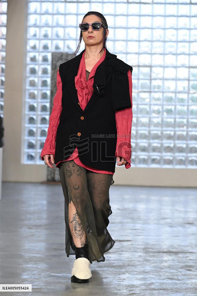 MFW - Simon Cracker Runway