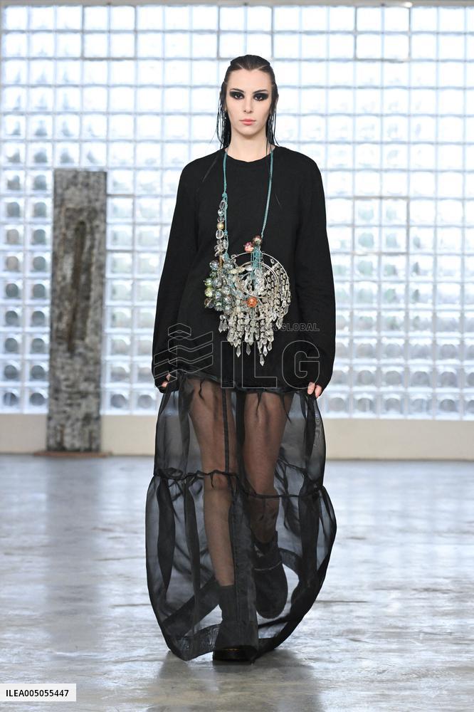 MFW - Simon Cracker Runway