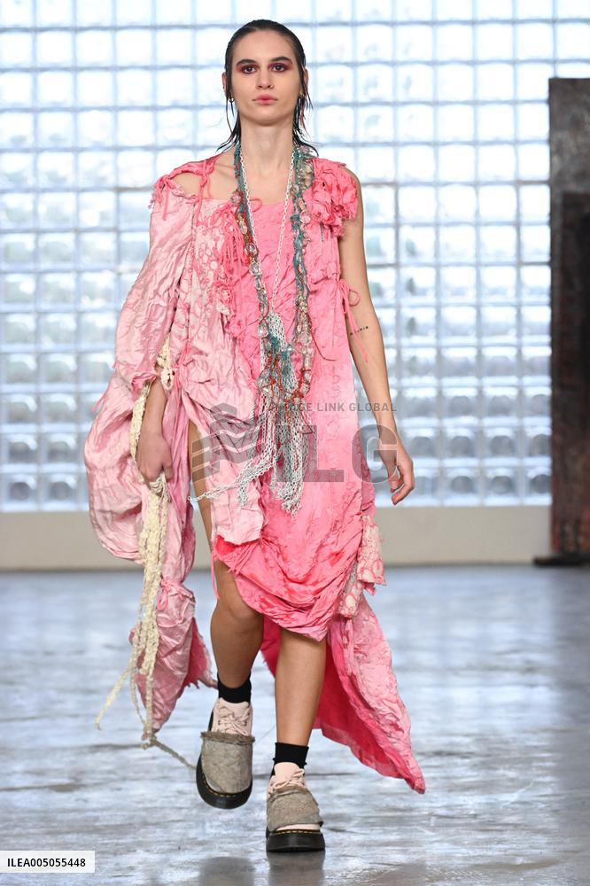 MFW - Simon Cracker Runway