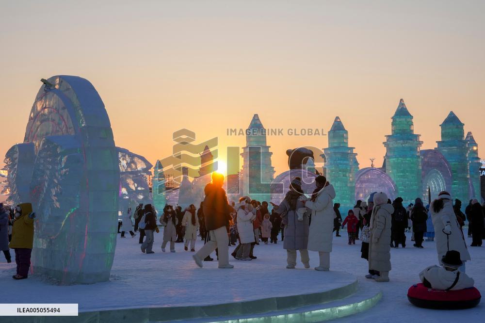 The World's Largest Ice And Snow Theme Park Harbin Ice-Snow World - China
