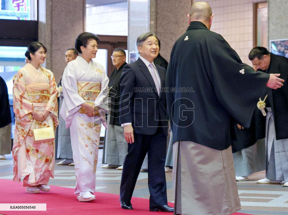 Emperor watches New Year sumo tournament