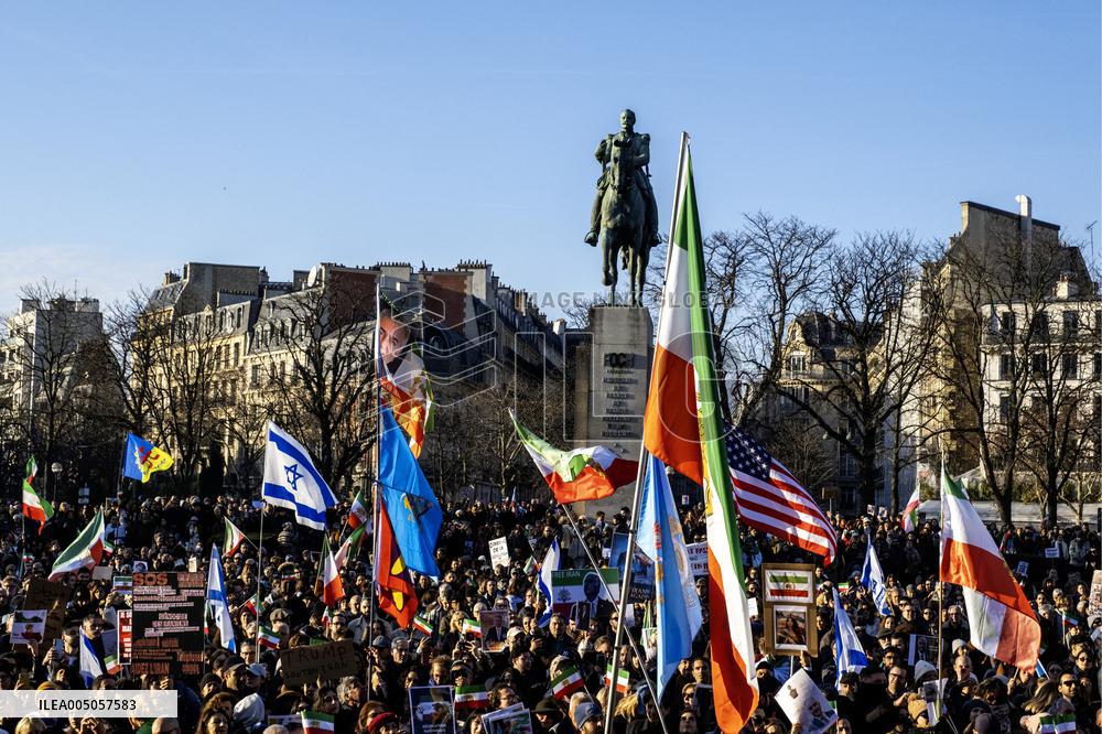 Pro Crown Prince Reza Pahlavi Protrest - Paris