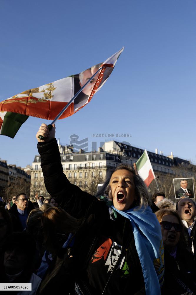 Pro Crown Prince Reza Pahlavi Protrest - Paris