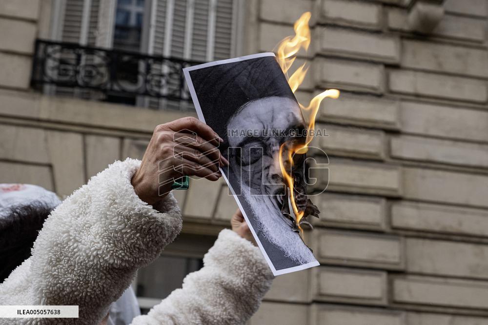 Pro Crown Prince Reza Pahlavi Protrest - Paris