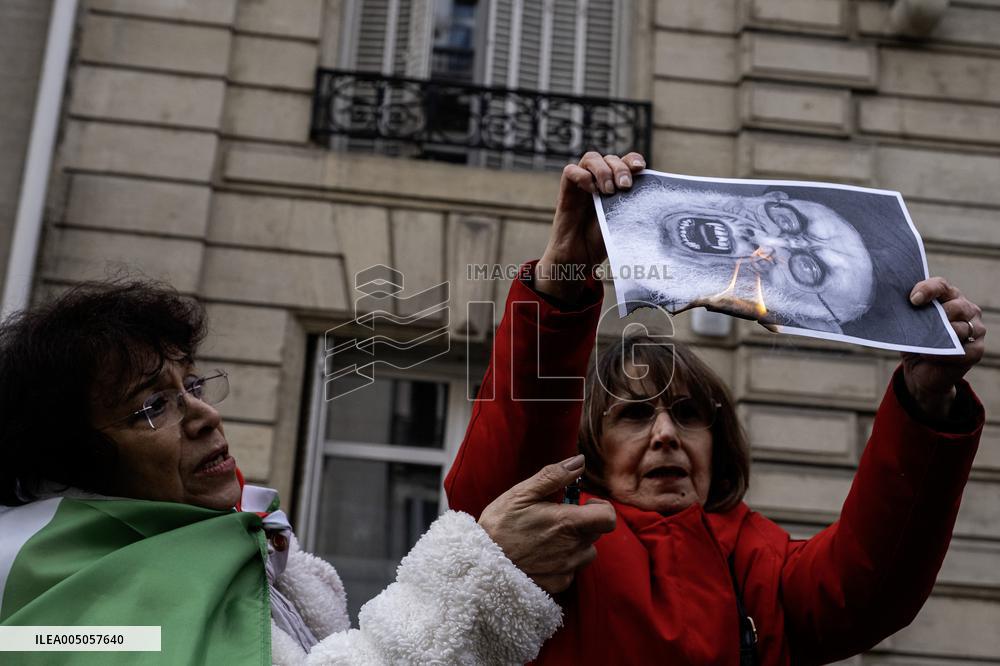 Pro Crown Prince Reza Pahlavi Protrest - Paris