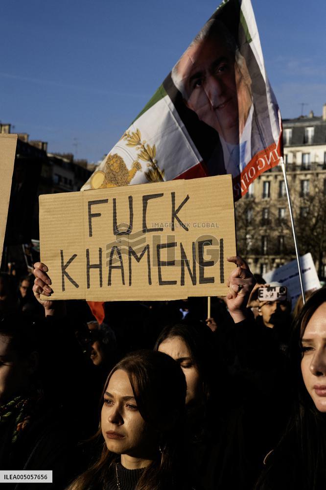 Pro Crown Prince Reza Pahlavi Protrest - Paris