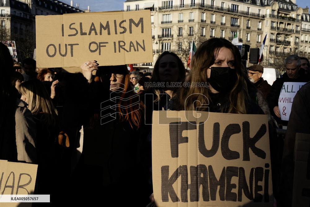 Pro Crown Prince Reza Pahlavi Protrest - Paris