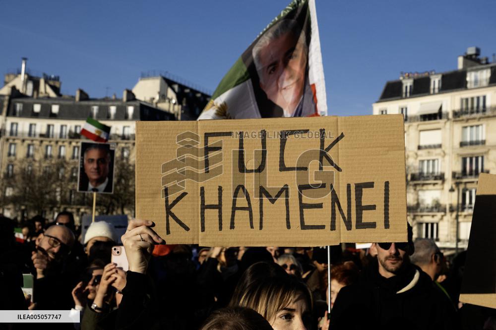 Pro Crown Prince Reza Pahlavi Protrest - Paris
