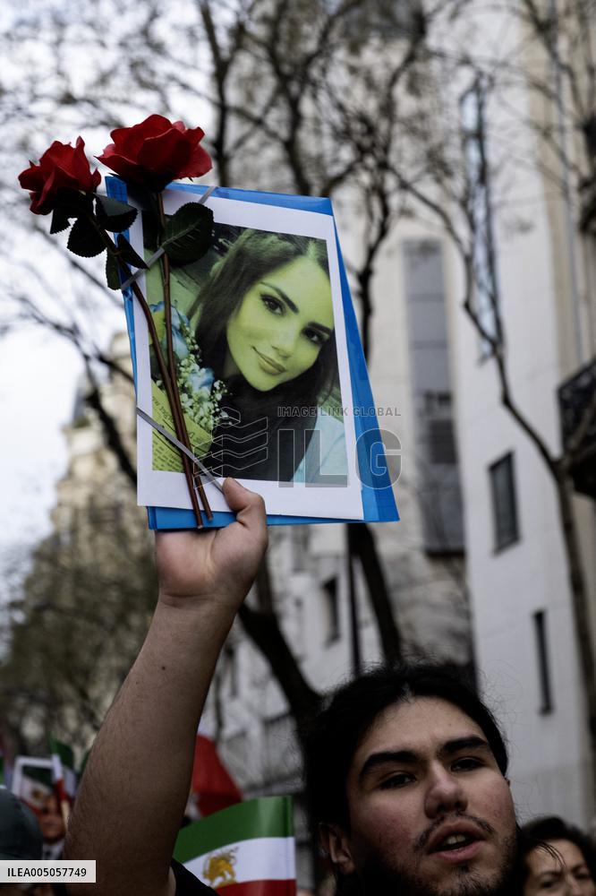 Pro Crown Prince Reza Pahlavi Protrest - Paris