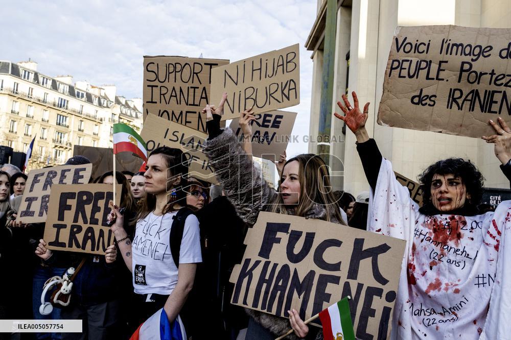 Pro Crown Prince Reza Pahlavi Protrest - Paris