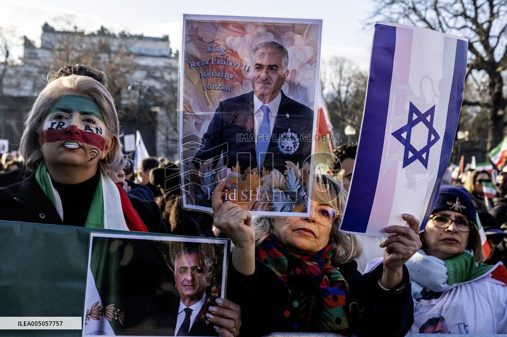 Pro Crown Prince Reza Pahlavi Protrest - Paris