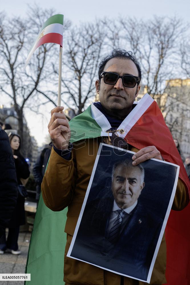 Pro Crown Prince Reza Pahlavi Protrest - Paris