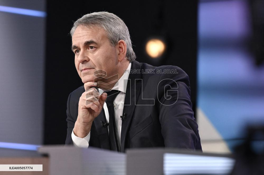 avier Bertrand On Dimanche En Politique - Paris