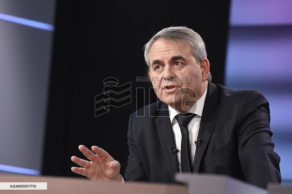 avier Bertrand On Dimanche En Politique - Paris