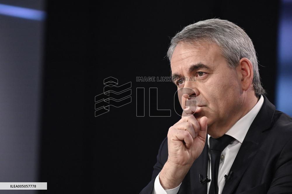 avier Bertrand On Dimanche En Politique - Paris