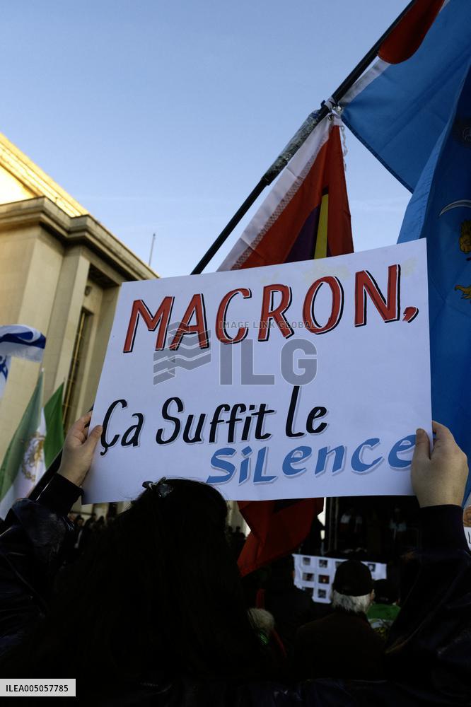 Pro Crown Prince Reza Pahlavi Protrest - Paris