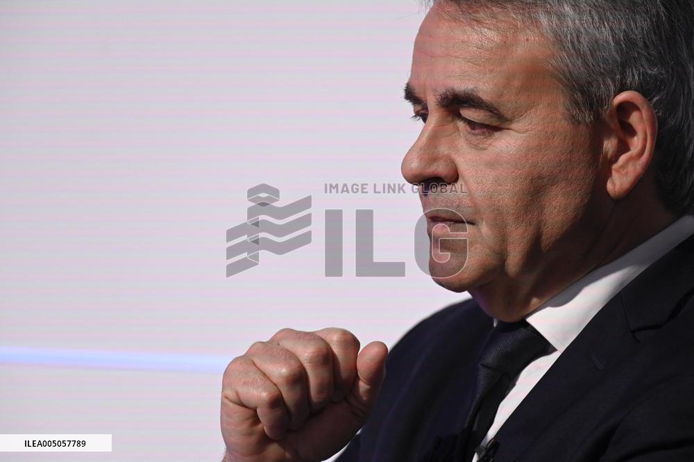 avier Bertrand On Dimanche En Politique - Paris