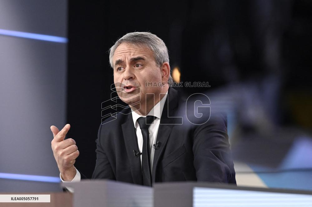 avier Bertrand On Dimanche En Politique - Paris