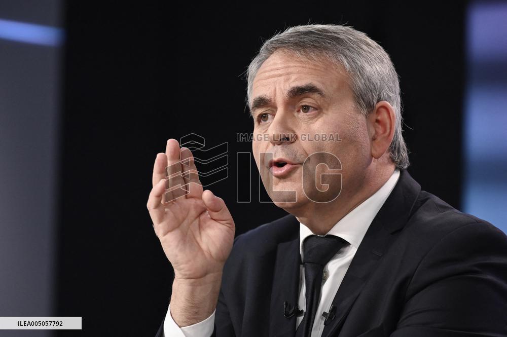 avier Bertrand On Dimanche En Politique - Paris