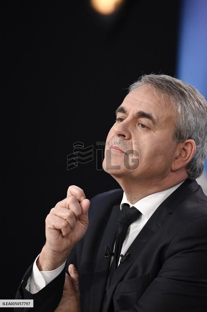 avier Bertrand On Dimanche En Politique - Paris