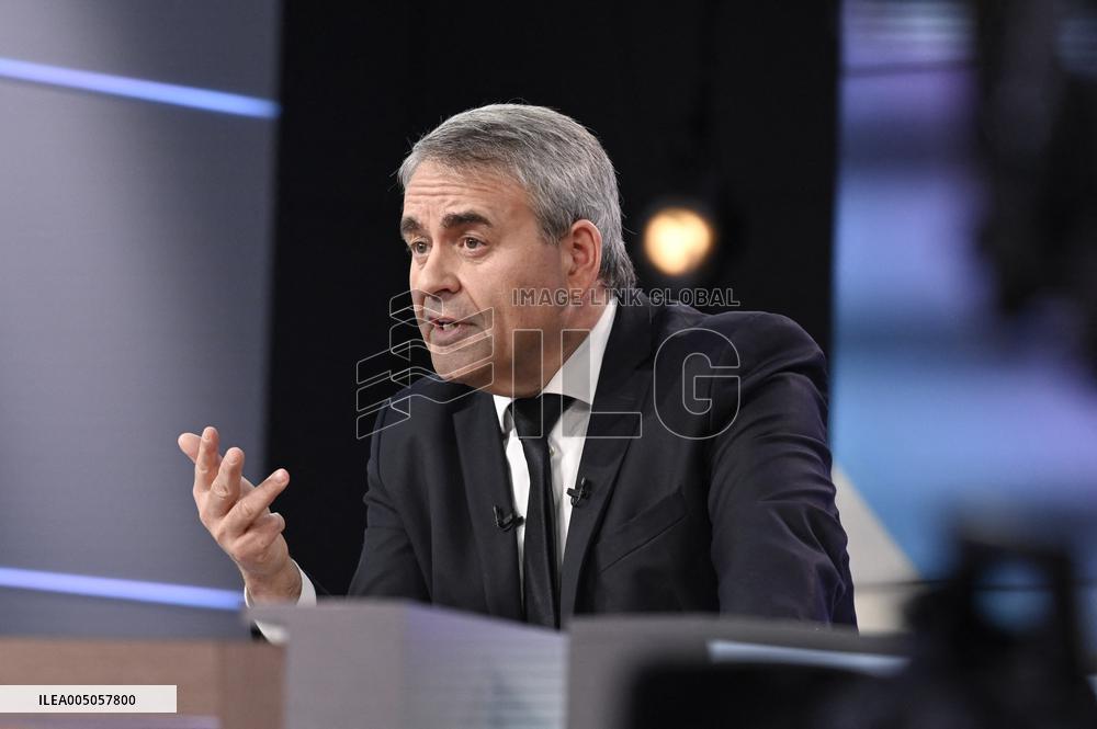 avier Bertrand On Dimanche En Politique - Paris