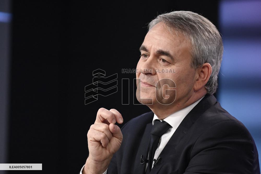 avier Bertrand On Dimanche En Politique - Paris