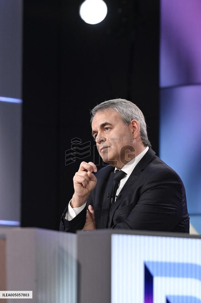 avier Bertrand On Dimanche En Politique - Paris