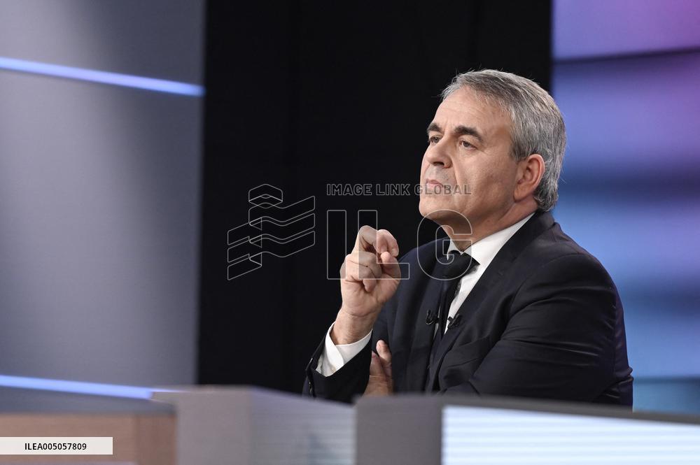 avier Bertrand On Dimanche En Politique - Paris