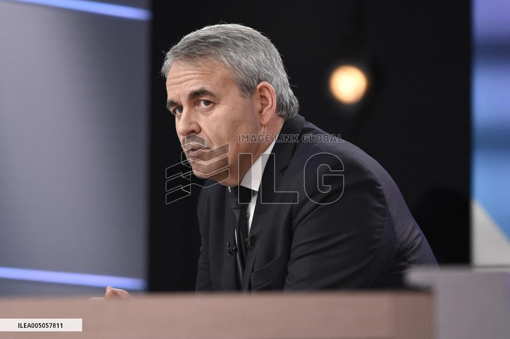 avier Bertrand On Dimanche En Politique - Paris