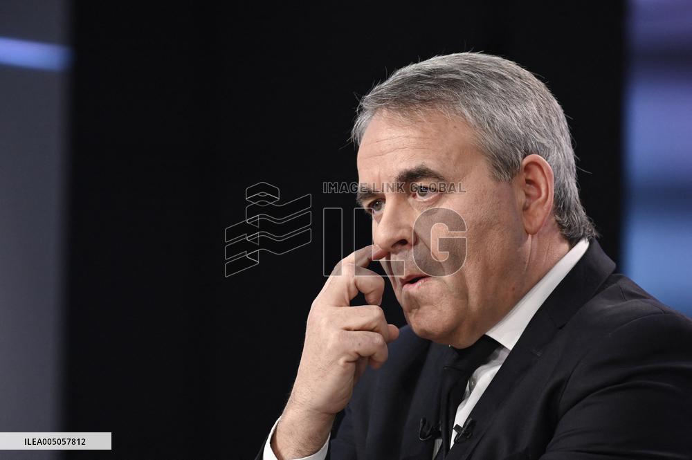 avier Bertrand On Dimanche En Politique - Paris