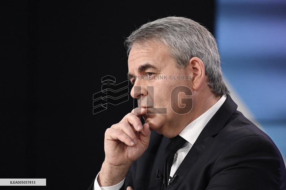avier Bertrand On Dimanche En Politique - Paris