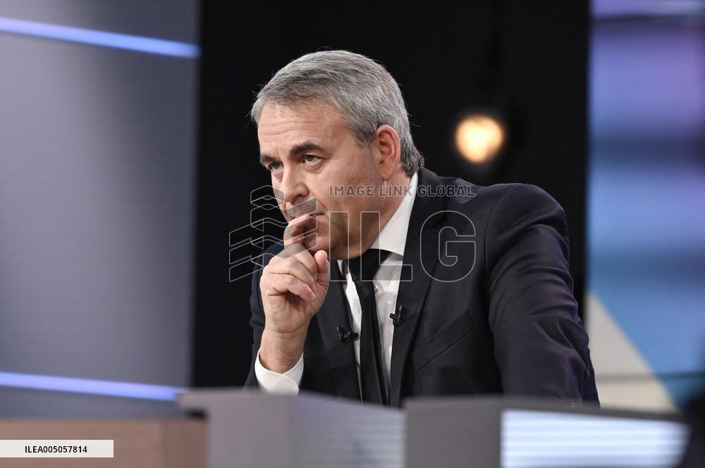 avier Bertrand On Dimanche En Politique - Paris