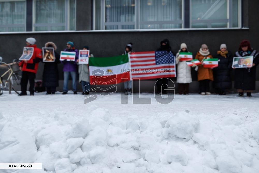 Iranians in Estonia rally outside the US. Embassy in Tallinn