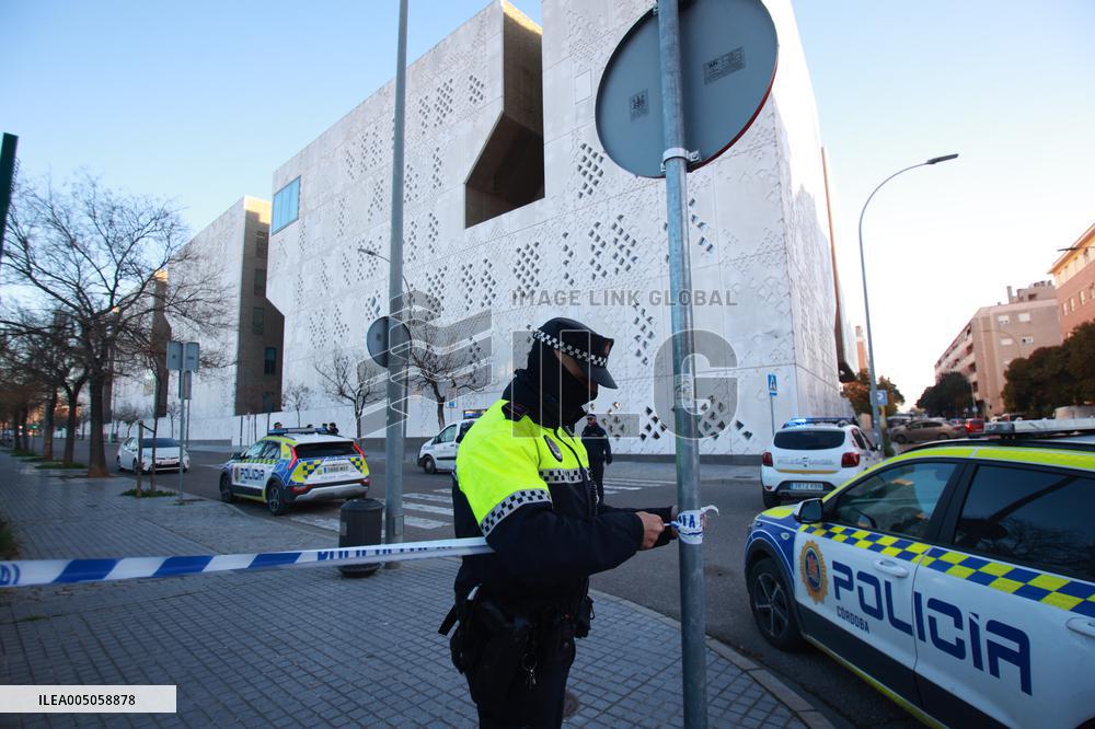 Police Cordon Off Institute For Accident Victims - Cordoba