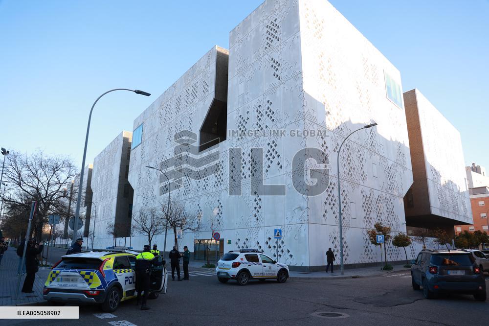 Police Cordon Off Institute For Accident Victims - Cordoba