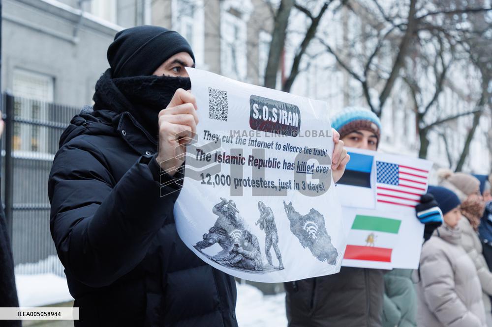 Iranians in Estonia rally outside the US. Embassy in Tallinn