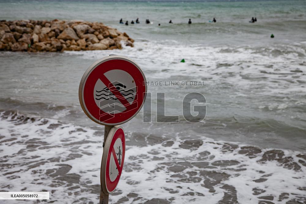 Illustration - Surf in Carry-Le-Rouet - France