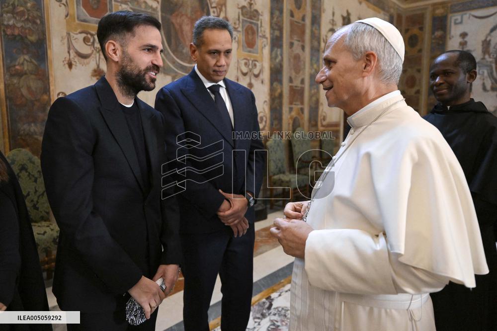 Pope Leo XIV Meets Members of Como Football Club - Vatican
