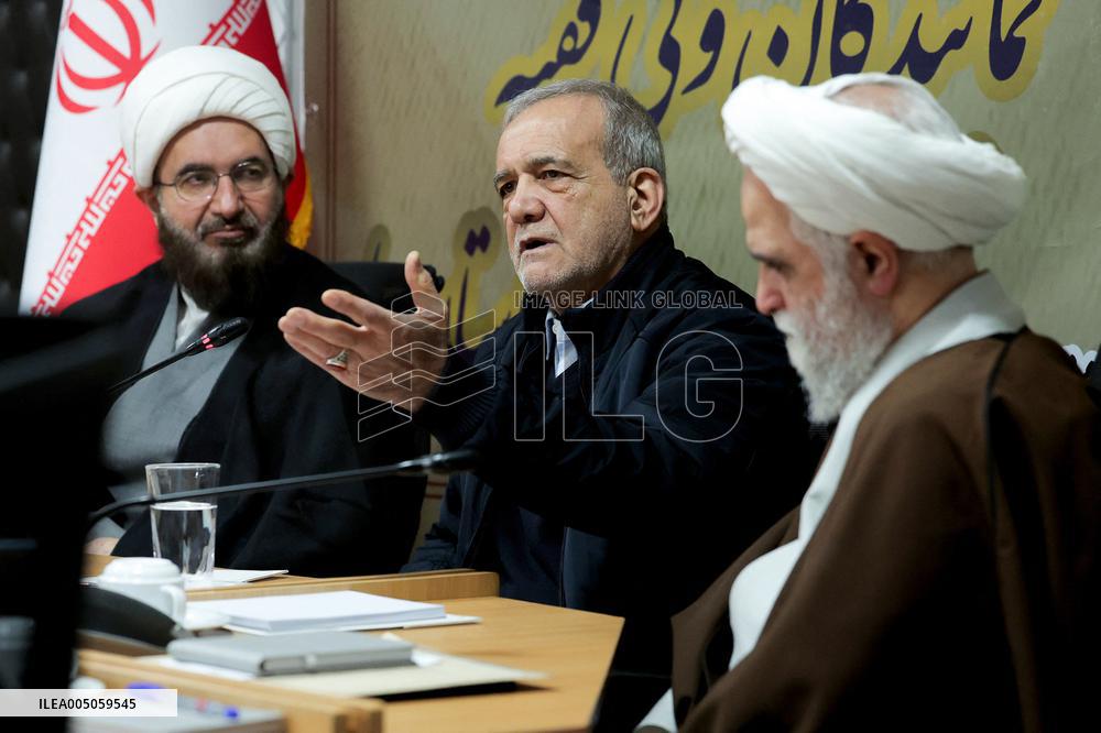 Iran's President Meeting Supreme Leader's Representatives - Tehran