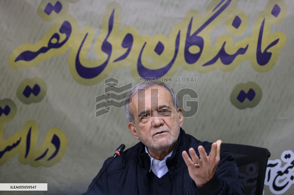 Iran's President Meeting Supreme Leader's Representatives - Tehran