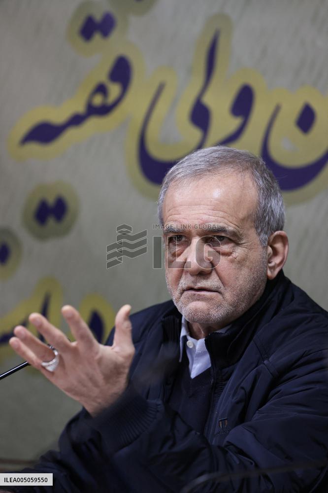 Iran's President Meeting Supreme Leader's Representatives - Tehran