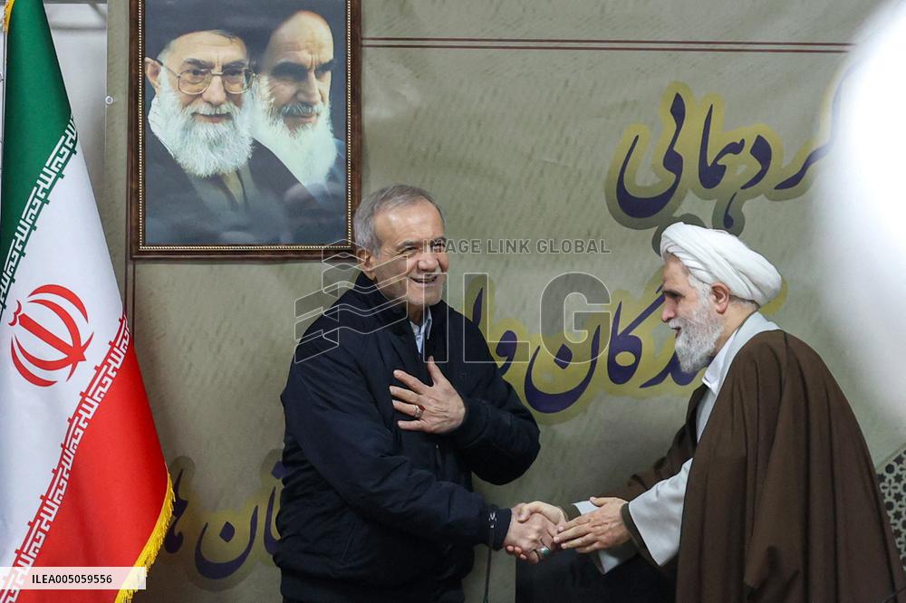 Iran's President Meeting Supreme Leader's Representatives - Tehran