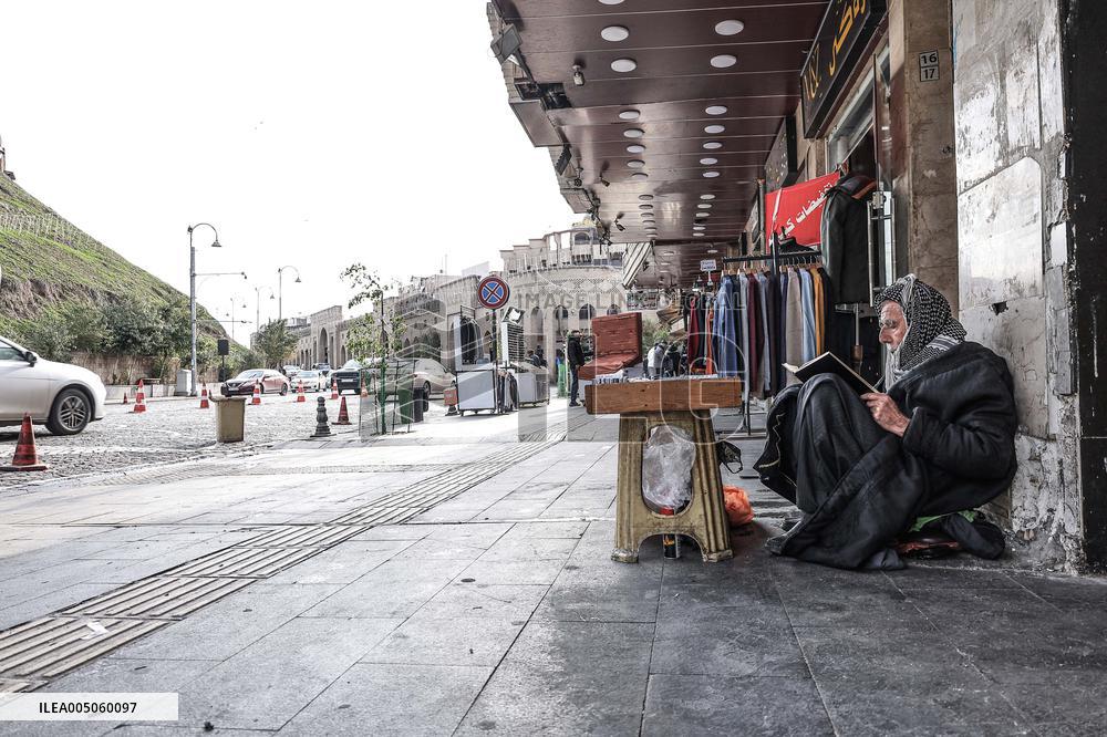 Elderly Vendor Refuses to Sell Until Daily Quran Recitation is Complete - Iraq
