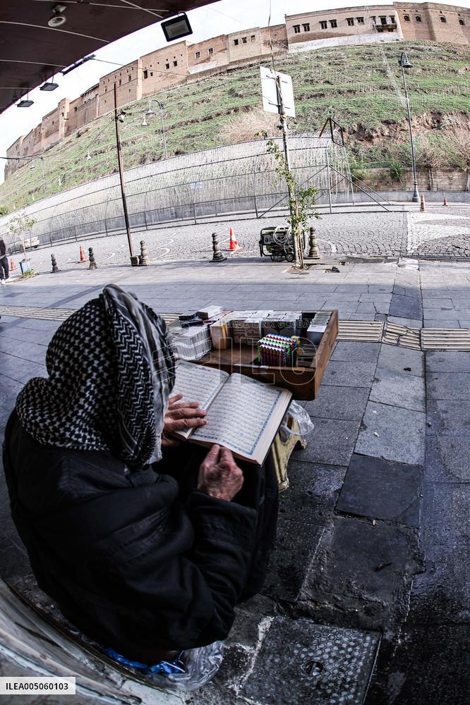 Elderly Vendor Refuses to Sell Until Daily Quran Recitation is Complete - Iraq