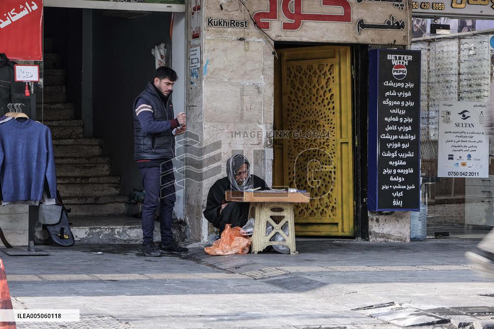 Elderly Vendor Refuses to Sell Until Daily Quran Recitation is Complete - Iraq