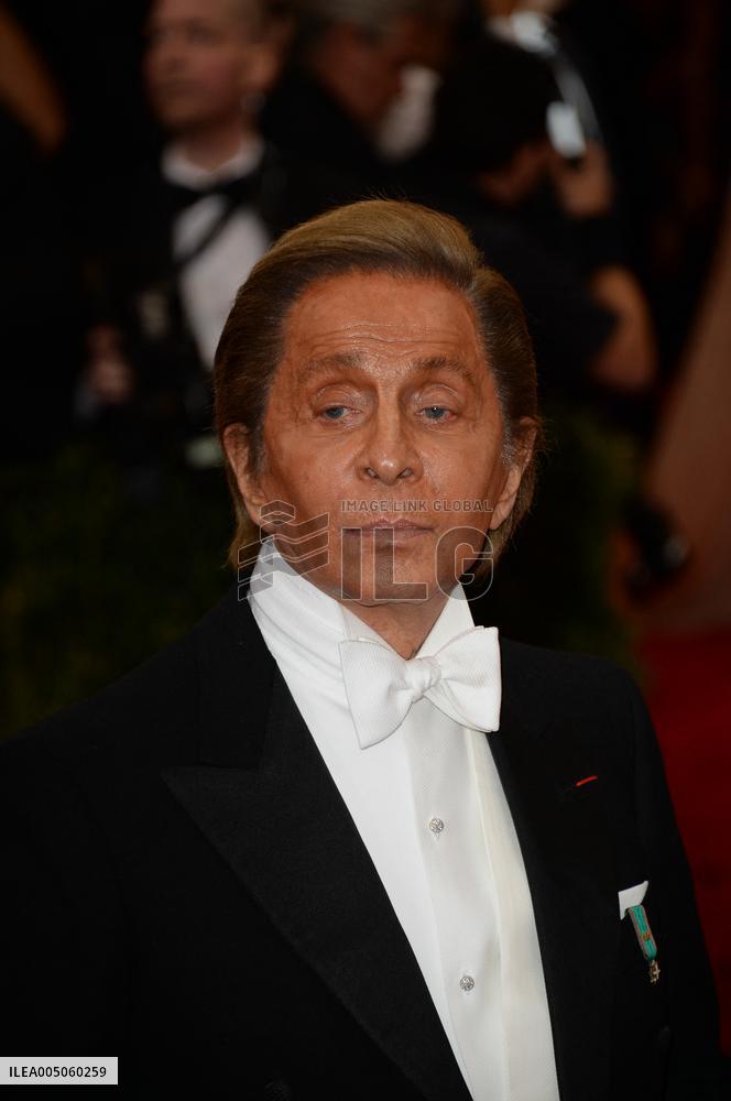 Italian Fashion Designer Valentino Dead At 93