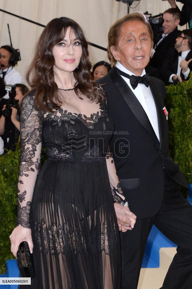 Italian Fashion Designer Valentino Dead At 93