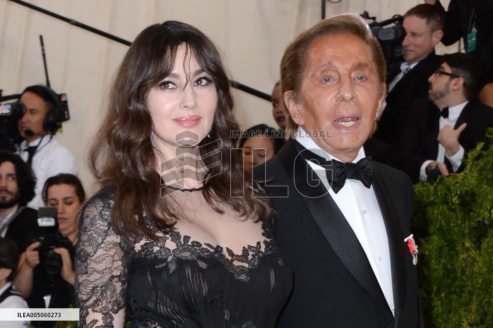 Italian Fashion Designer Valentino Dead At 93