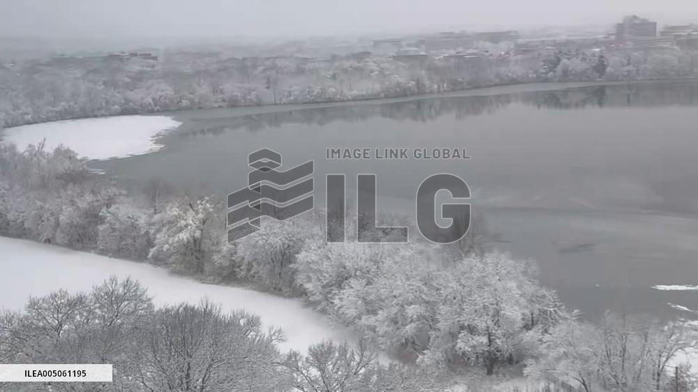 US: Cold Weather Brings Inches of Snow to Parts of Massachusetts