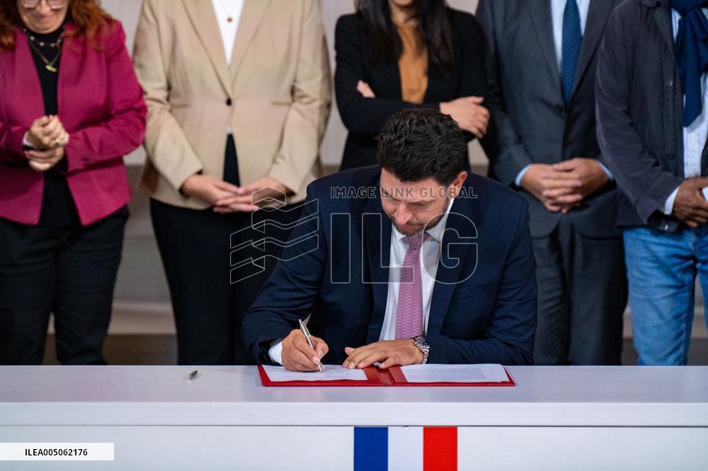 Meeting For New Caledonia - Paris